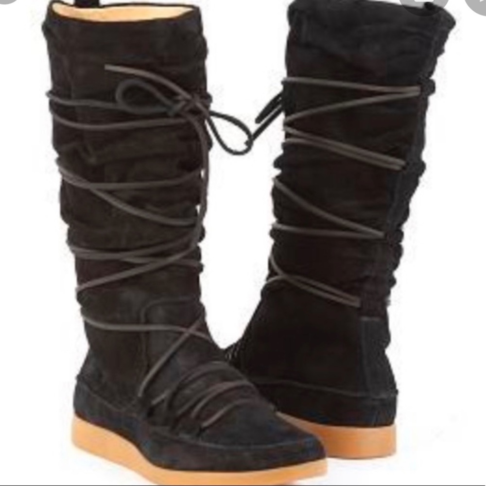 Michael Kors Fairbanks Lace up boot. Olive green.